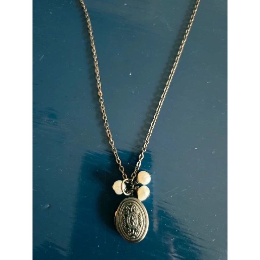 Vintage Style Oval Locket Necklace with Freshwater Pearl Charms